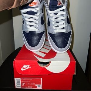 Women dunk lows college navy